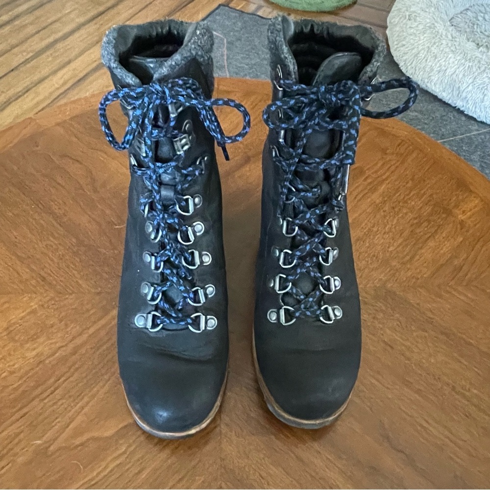 Sorel Conquest Wedge Boots - Picture 7 of 10